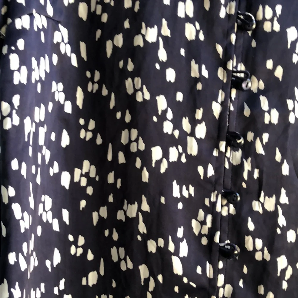 Navy and white print blouse - Picture 3 of 5